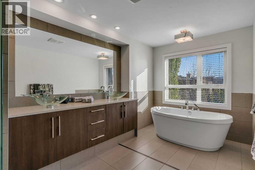 86 West Point Mews Sw, Calgary, Alberta  T3H 0X5 - Photo 30 - A2262618