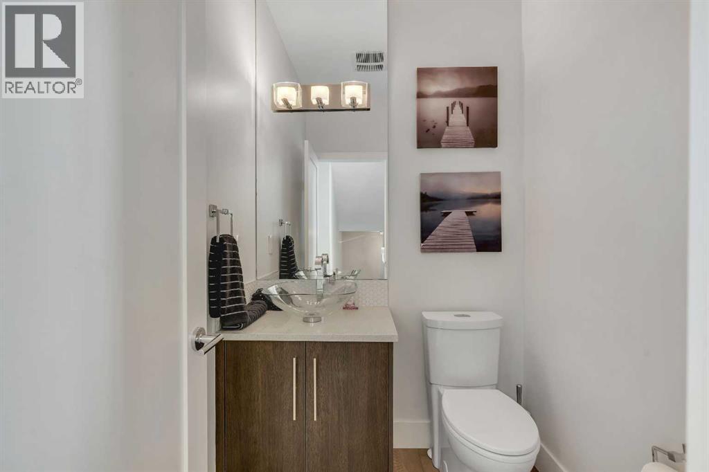 86 West Point Mews Sw, Calgary, Alberta  T3H 0X5 - Photo 23 - A2262618