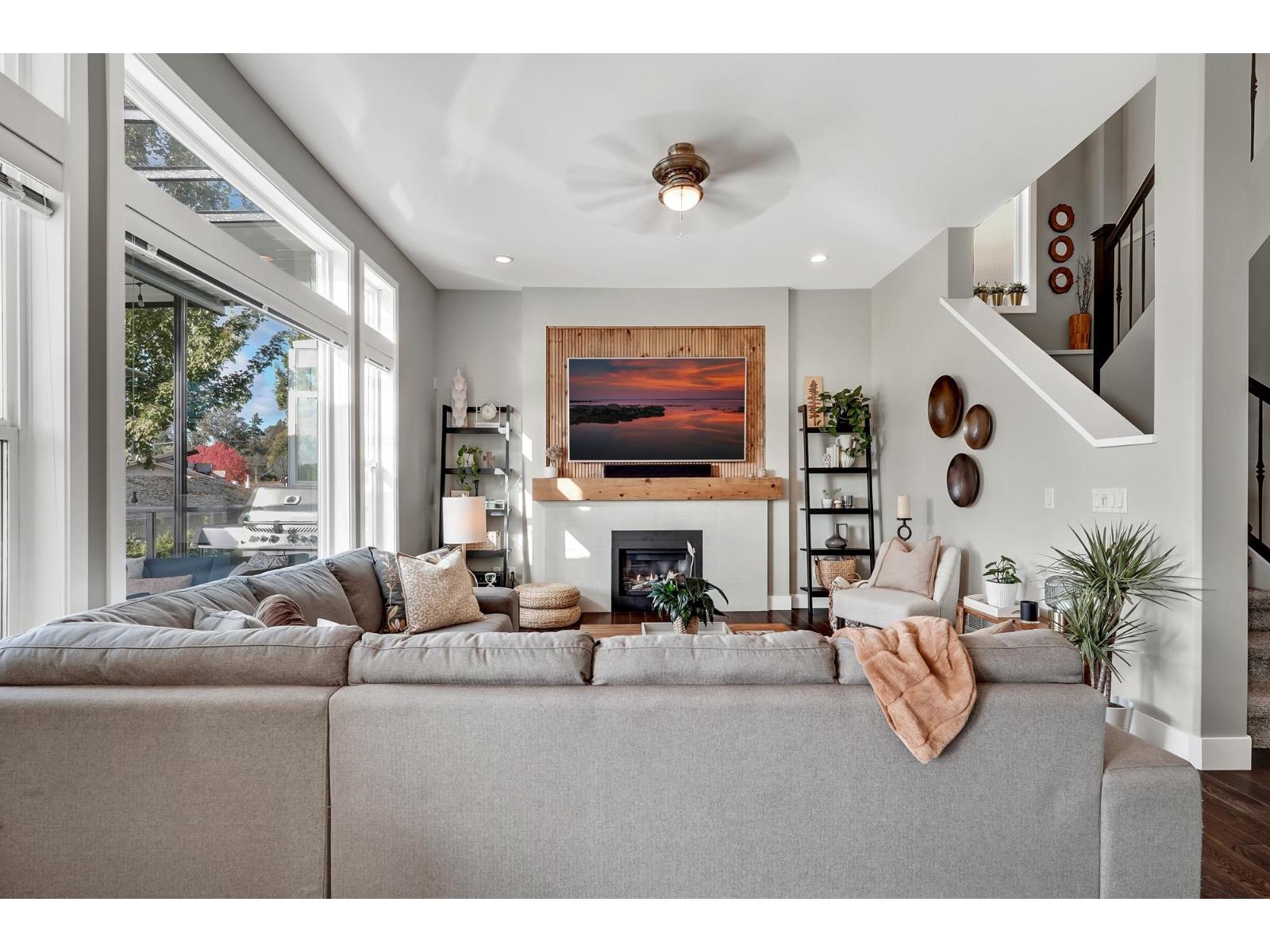 16980 77a Avenue, Surrey, British Columbia  V4N 6L2 - Photo 5 - R3060916