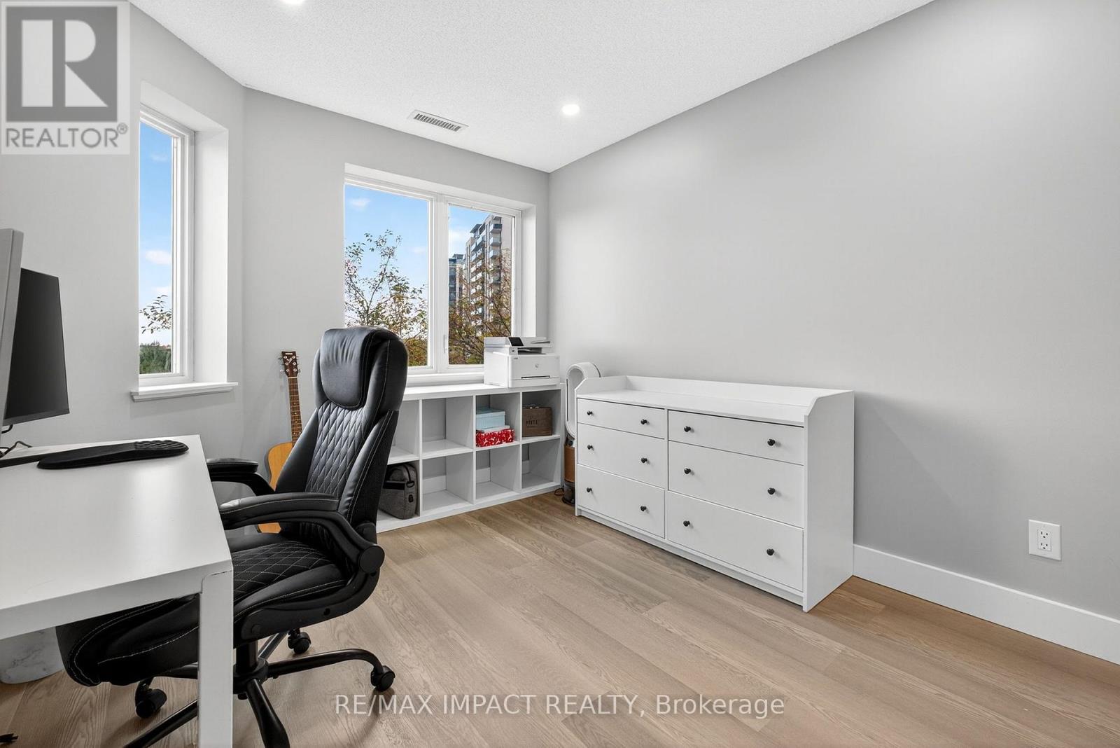 204 - 10 Dayspring Circle, Brampton (Goreway Drive Corridor), Ontario  L6P 1B9 - Photo 17 - W12475701