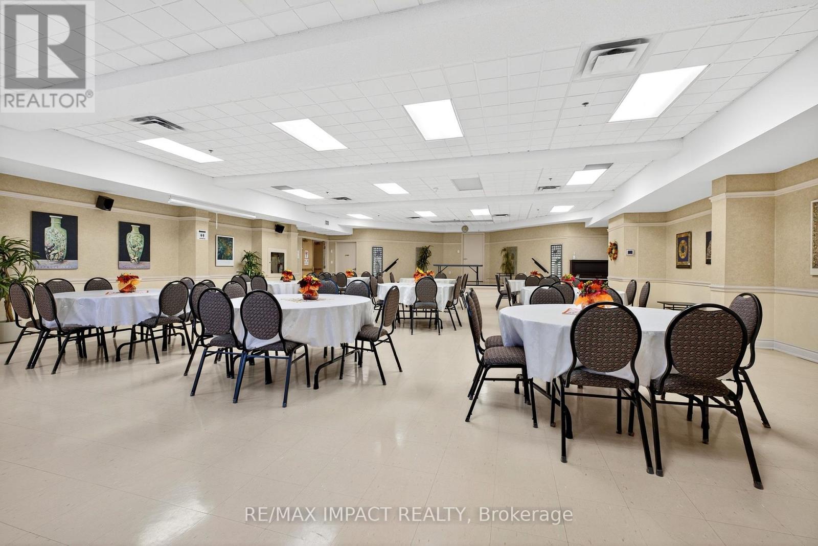 204 - 10 Dayspring Circle, Brampton (Goreway Drive Corridor), Ontario  L6P 1B9 - Photo 21 - W12475701