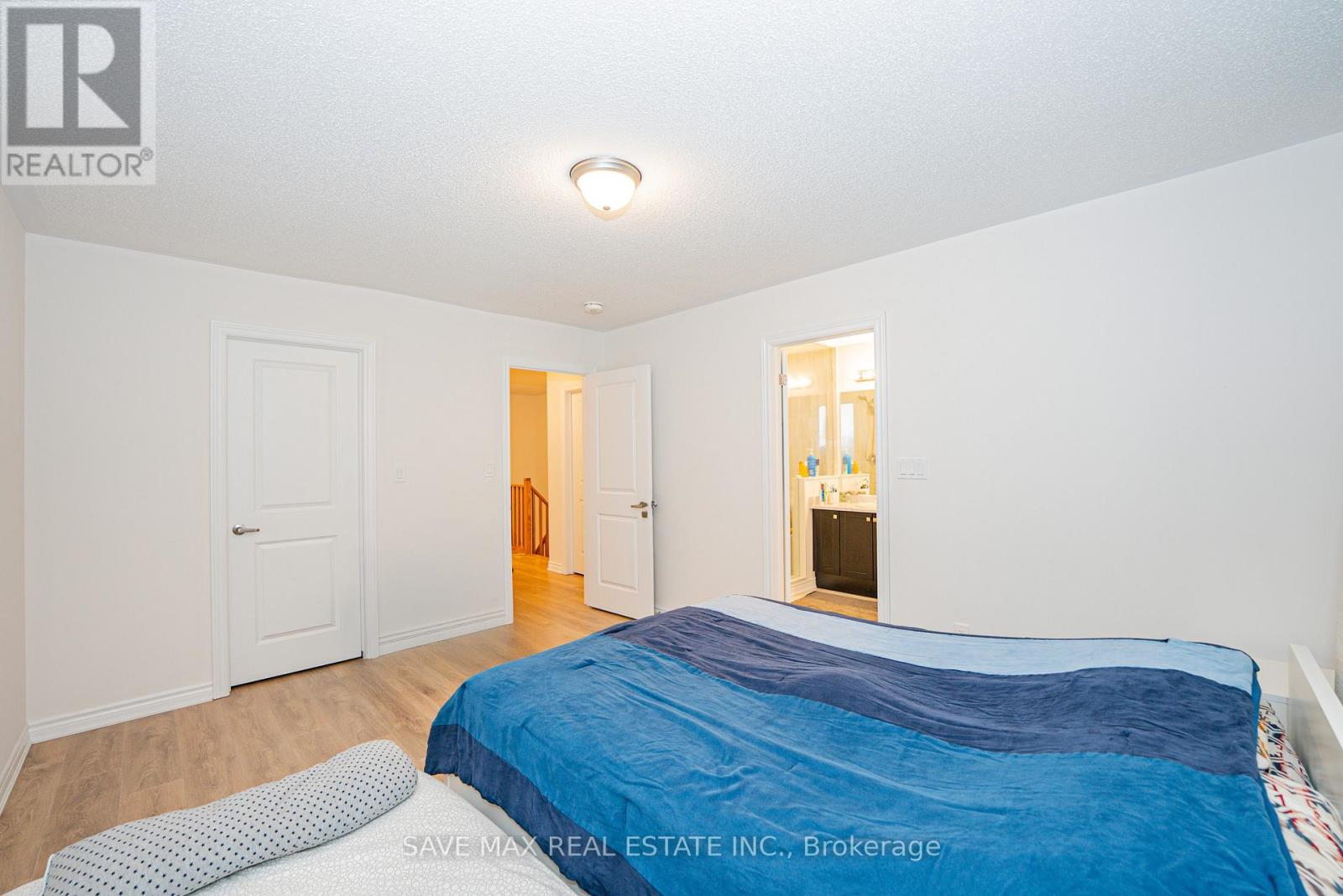 136 Sapphire Way, Thorold (Rolling Meadows), Ontario  L2V 0B8 - Photo 16 - X12475545