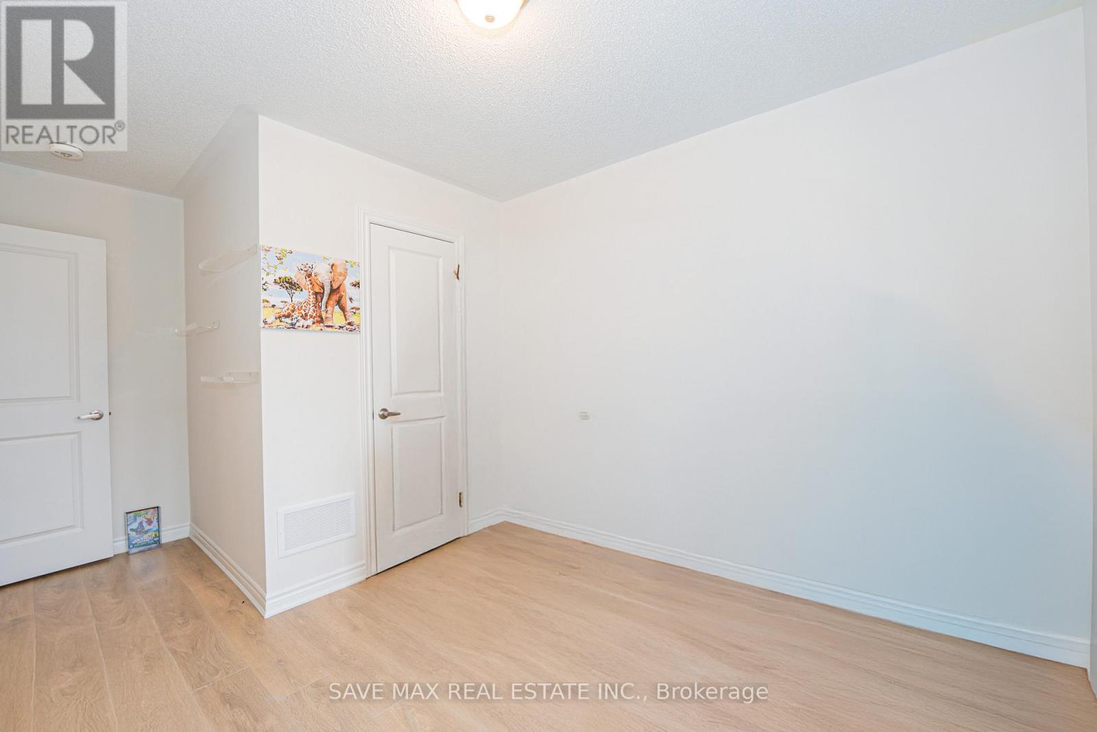 136 Sapphire Way, Thorold (Rolling Meadows), Ontario  L2V 0B8 - Photo 19 - X12475545