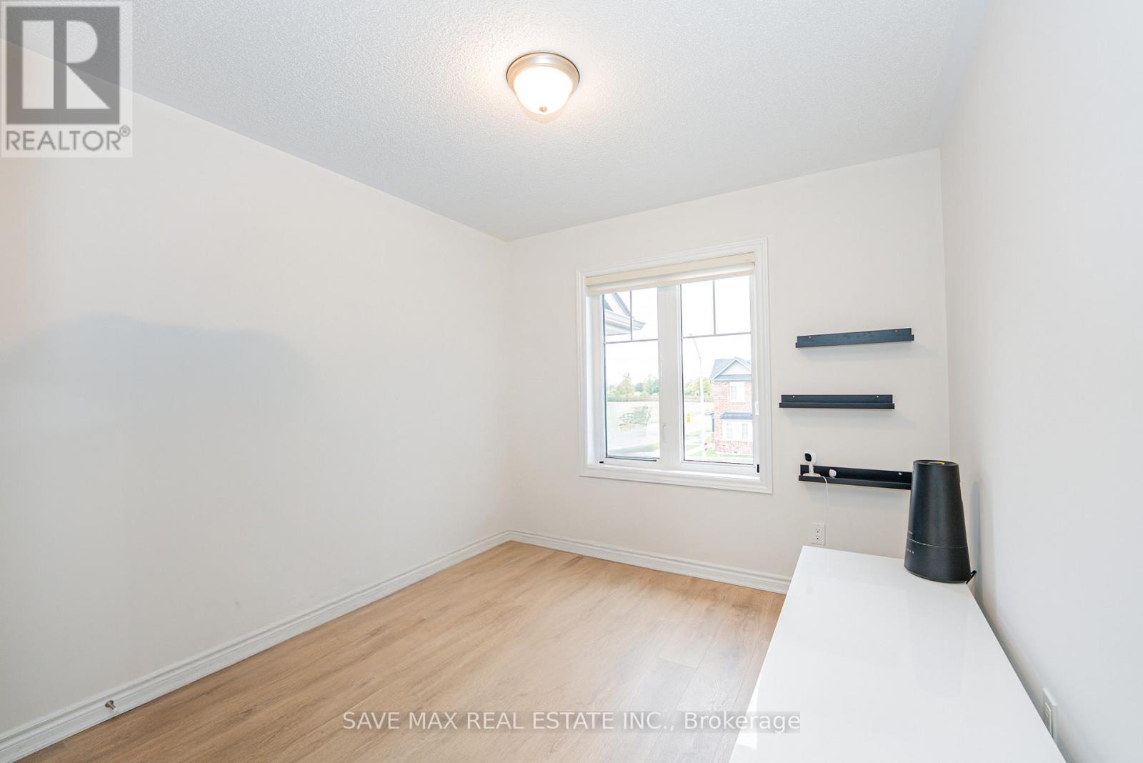 136 Sapphire Way, Thorold (Rolling Meadows), Ontario  L2V 0B8 - Photo 20 - X12475545