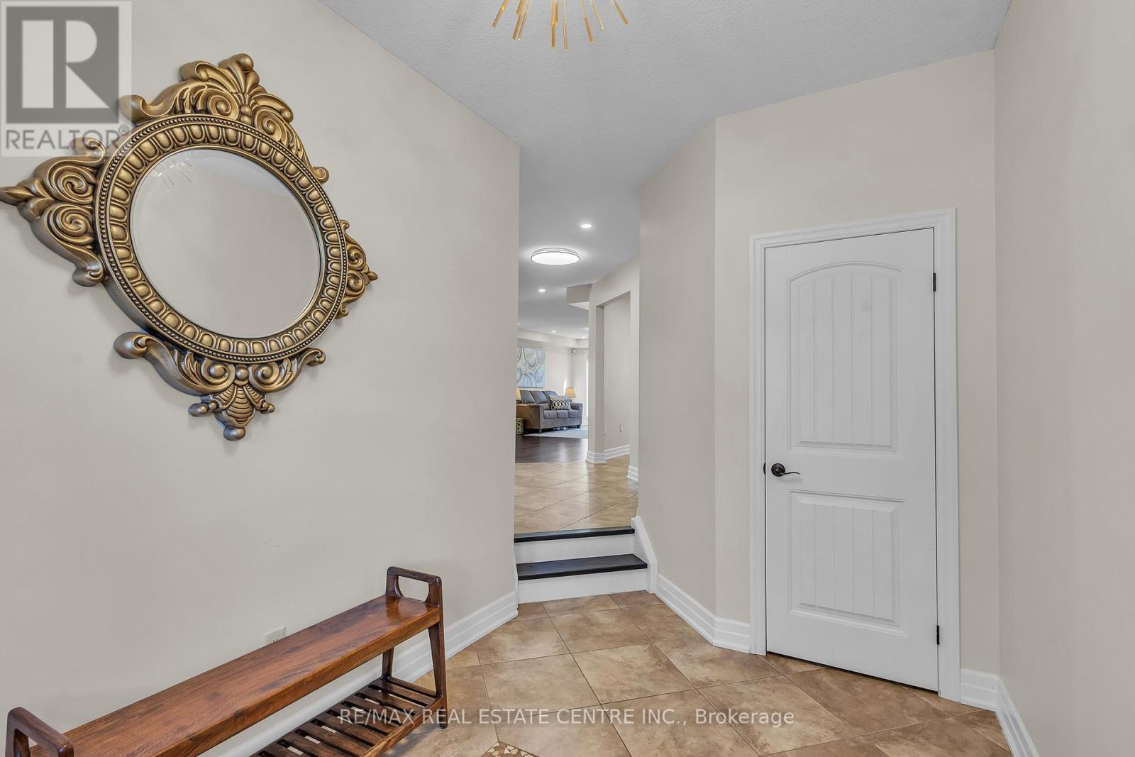 237 Goodwin Drive, Guelph, Ontario  N1L 0K1 - Photo 3 - X12475587