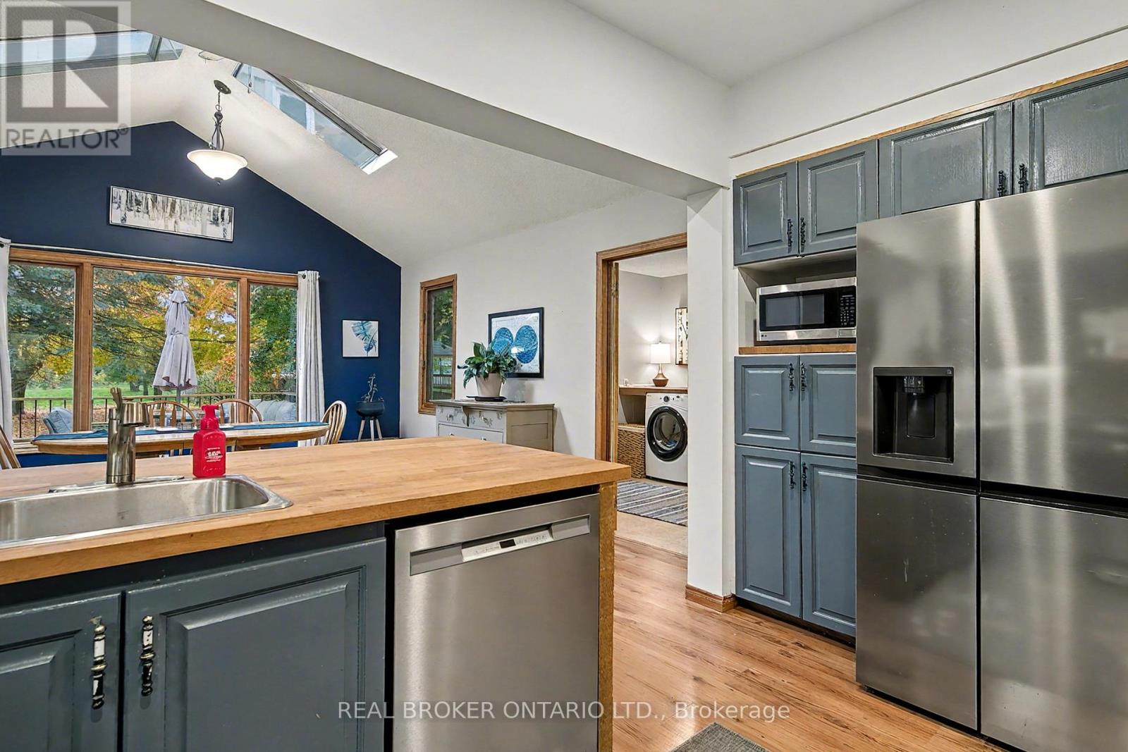 30 Wood Street, Mapleton, Ontario  N0G 1P0 - Photo 15 - X12475590
