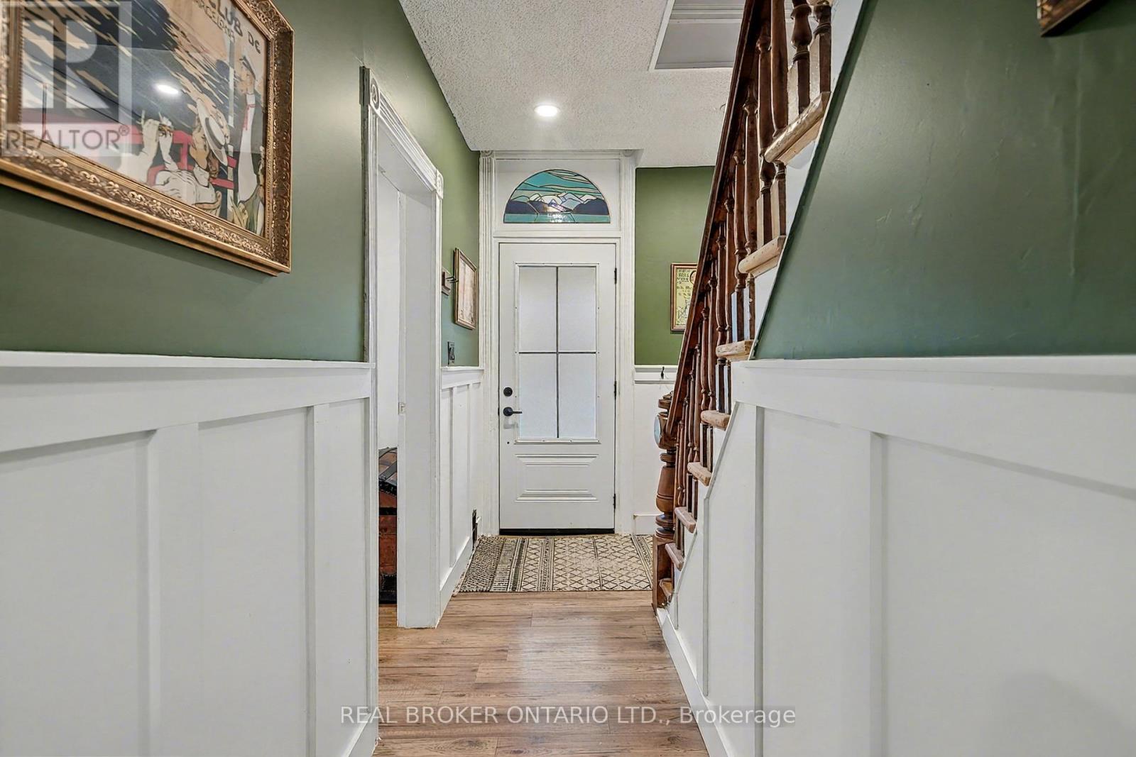 30 Wood Street, Mapleton, Ontario  N0G 1P0 - Photo 4 - X12475590