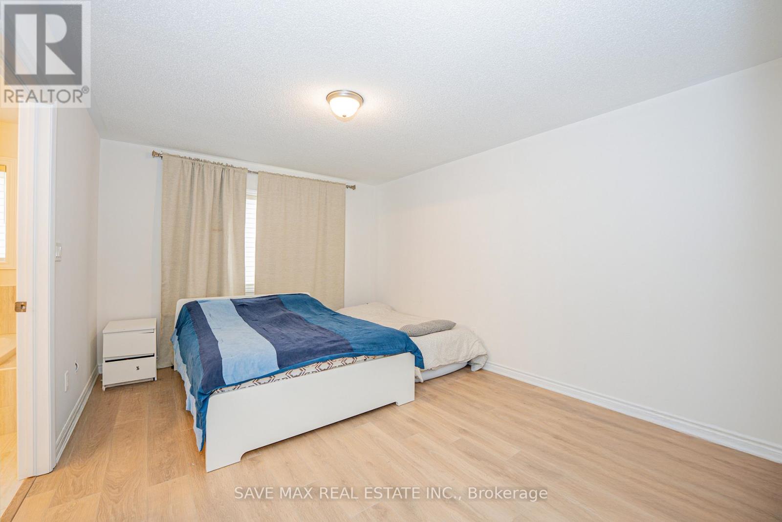 136 Sapphire Way W, Thorold, Ontario  L2V 0B8 - Photo 16 - X12475600
