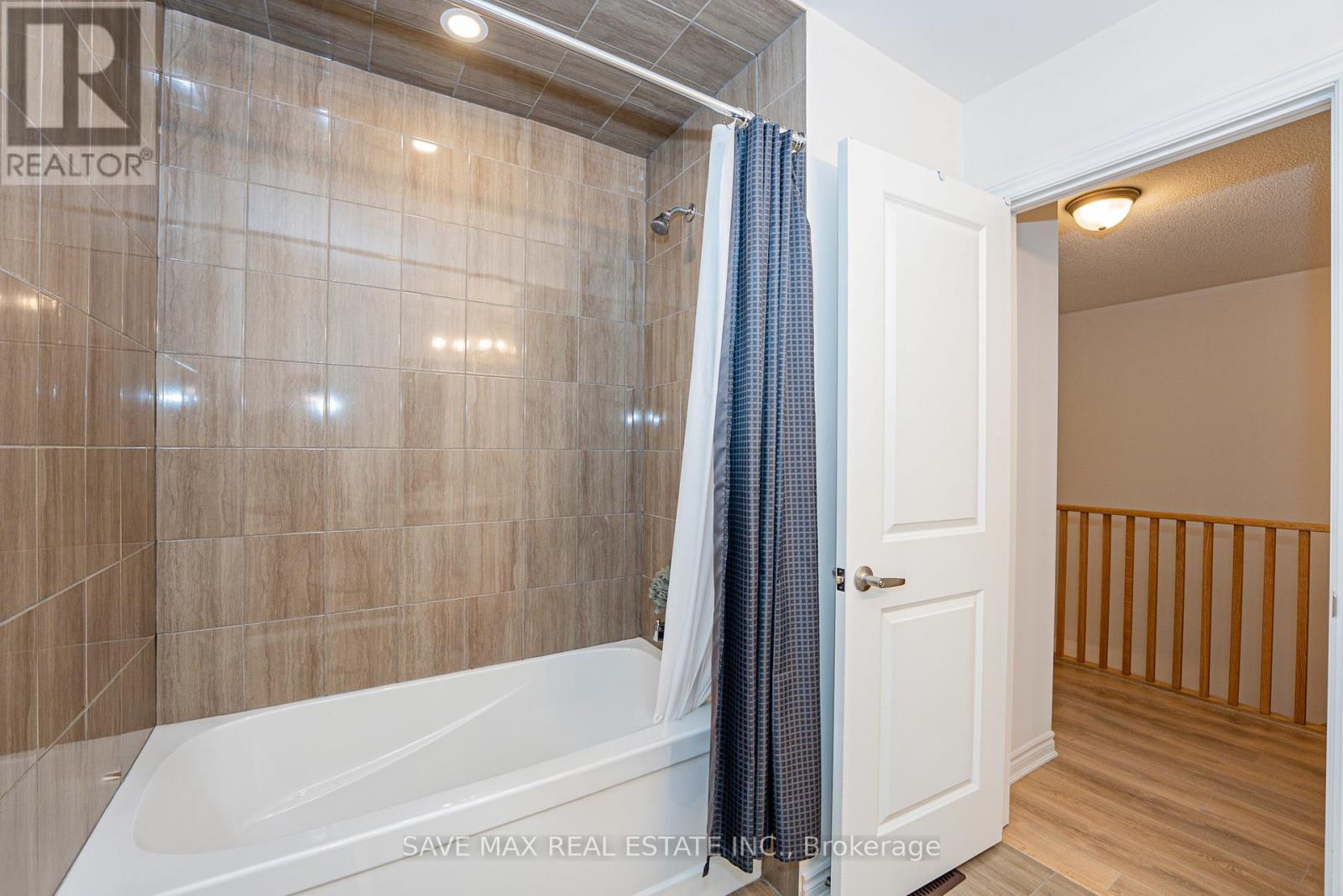 136 Sapphire Way W, Thorold, Ontario  L2V 0B8 - Photo 24 - X12475600