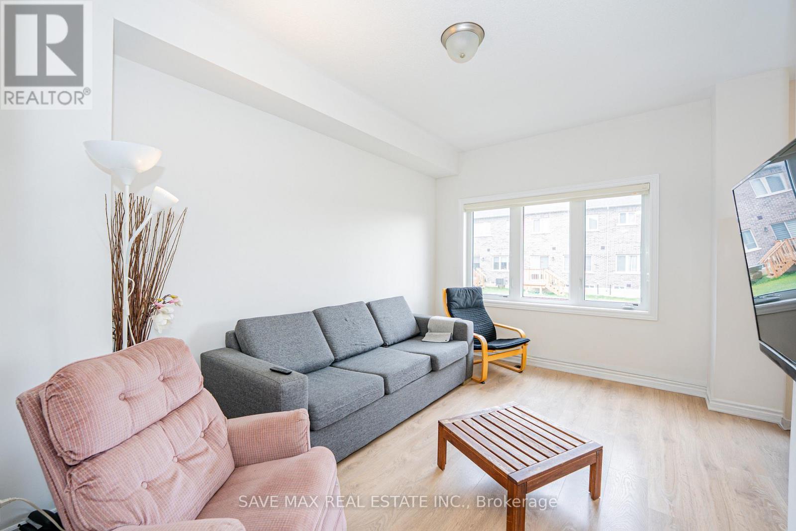136 Sapphire Way W, Thorold, Ontario  L2V 0B8 - Photo 9 - X12475600