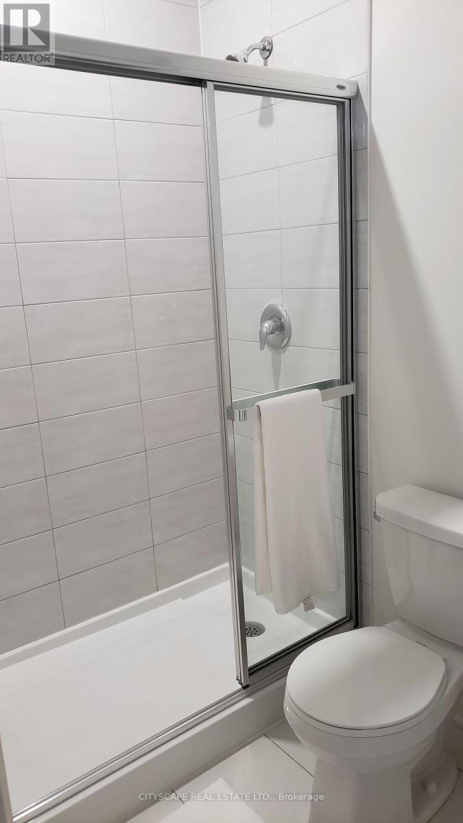 114 Avanti Crescent, Hamilton, Ontario  L8B 1W8 - Photo 17 - X12475612