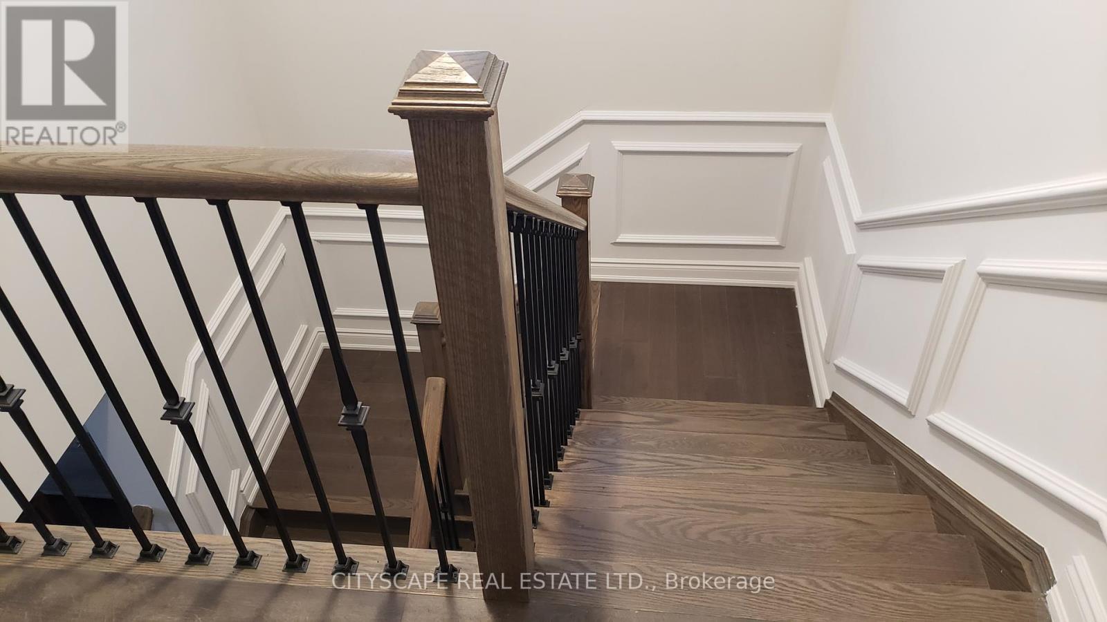114 Avanti Crescent, Hamilton, Ontario  L8B 1W8 - Photo 9 - X12475612