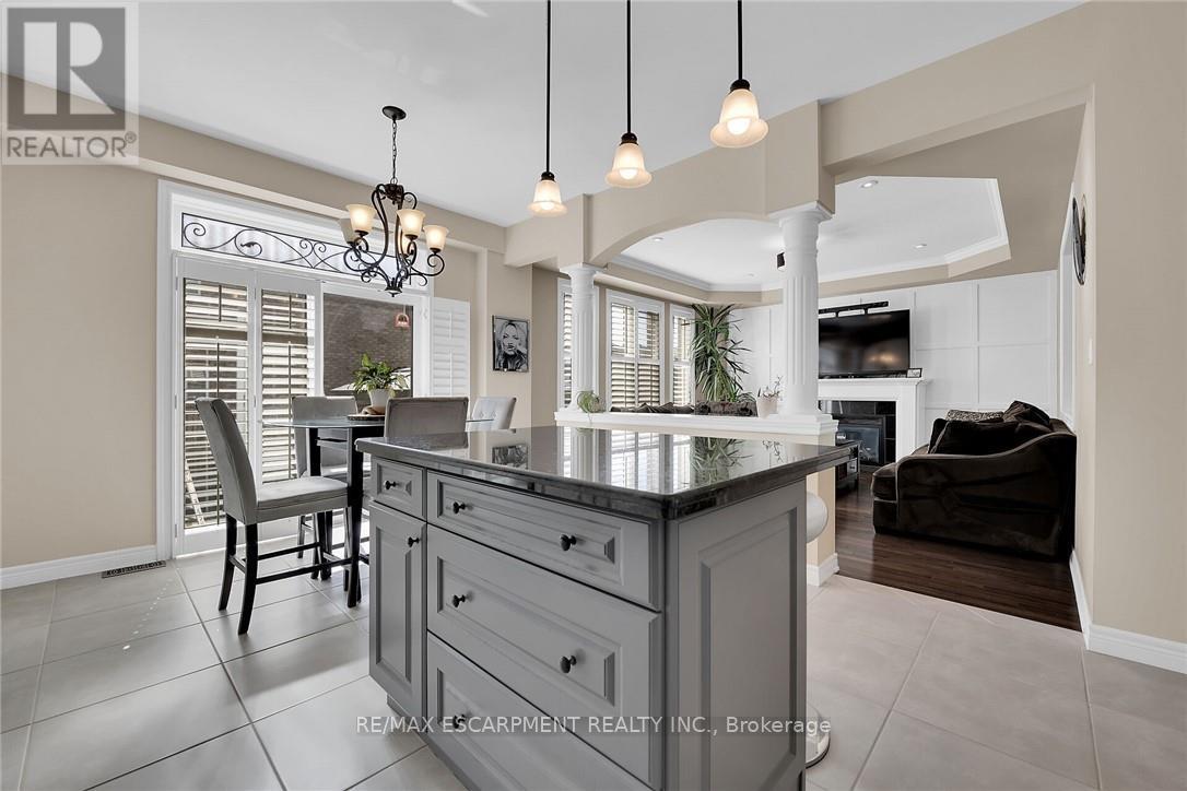 8 Chartwell Circle, Hamilton (Jerome), Ontario  L9A 0B6 - Photo 9 - X12475620