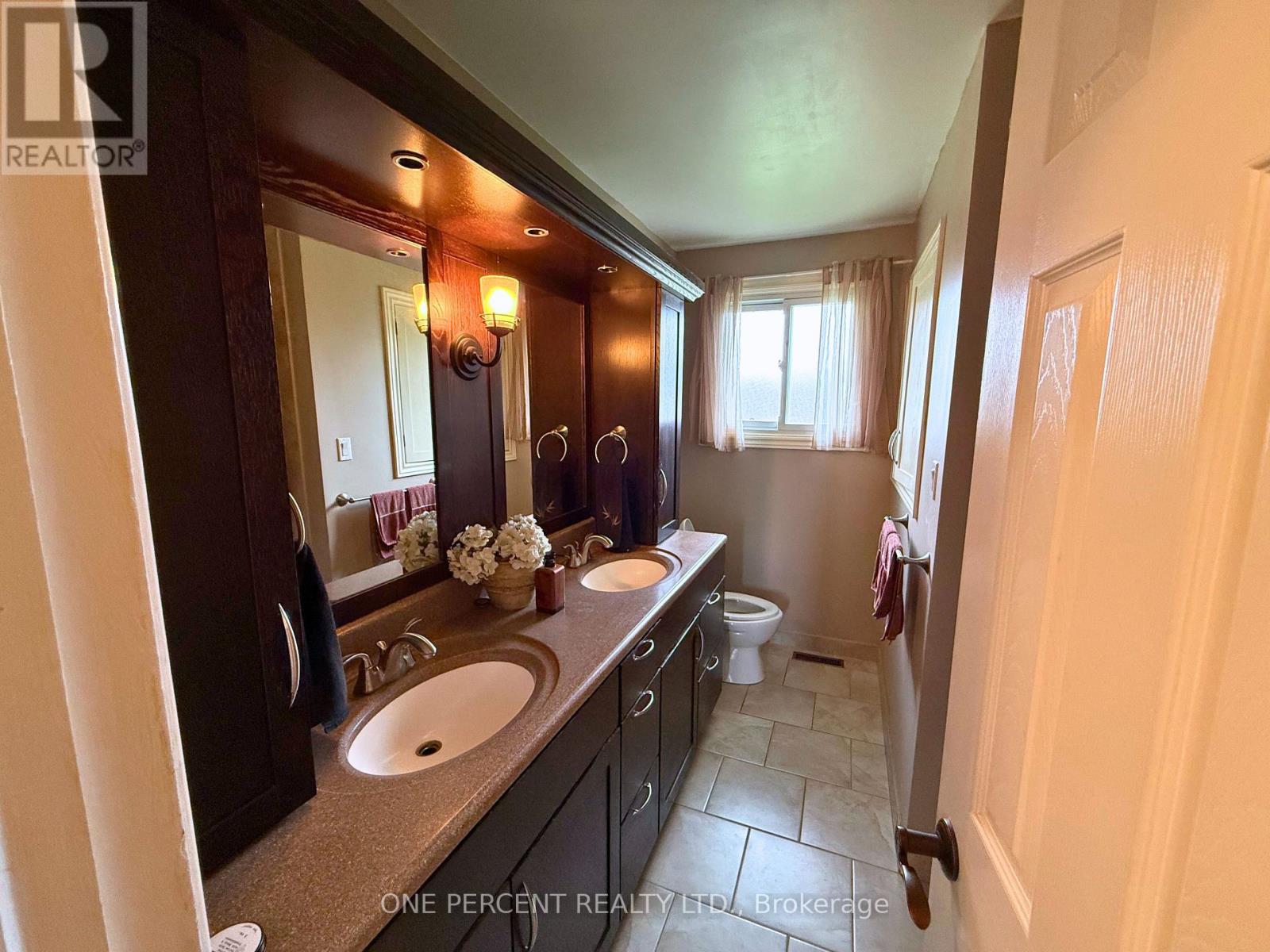 978 Ferndale Avenue, Fort Erie, Ontario  L2A 5S8 - Photo 11 - X12475645