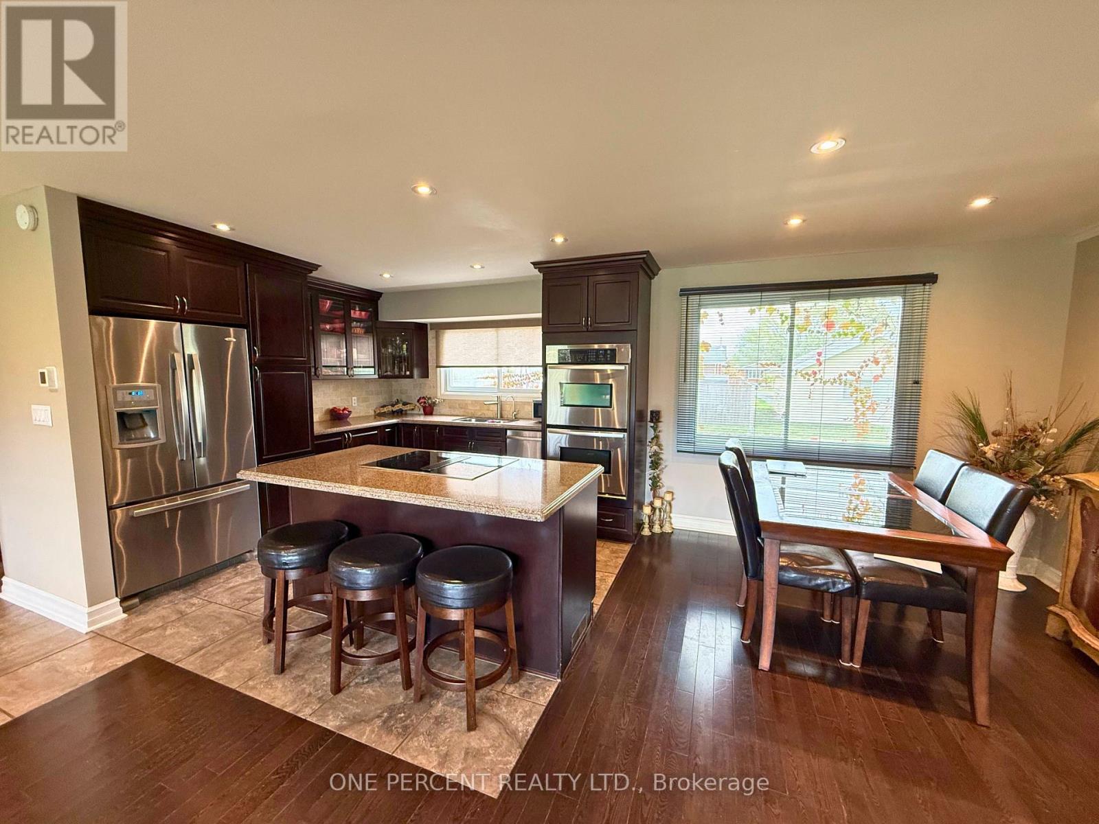 978 Ferndale Avenue, Fort Erie, Ontario  L2A 5S8 - Photo 4 - X12475645