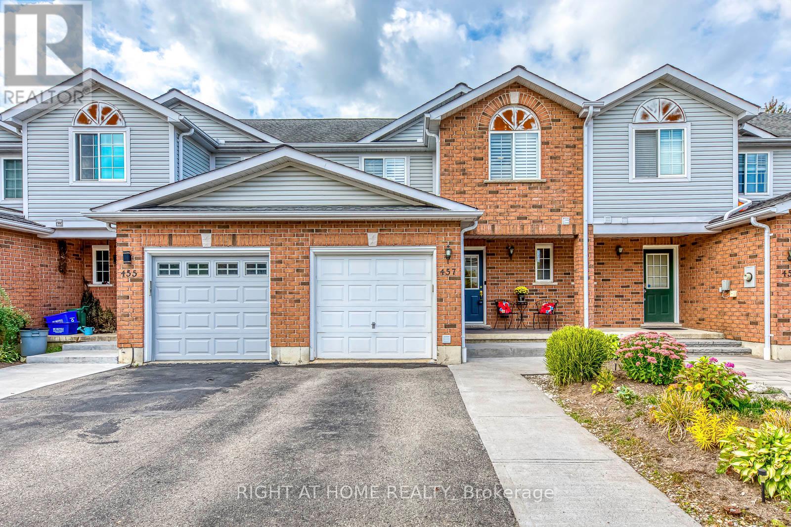457 Laurel Gate Drive, Waterloo, Ontario  N2T 2S1 - Photo 2 - X12475709