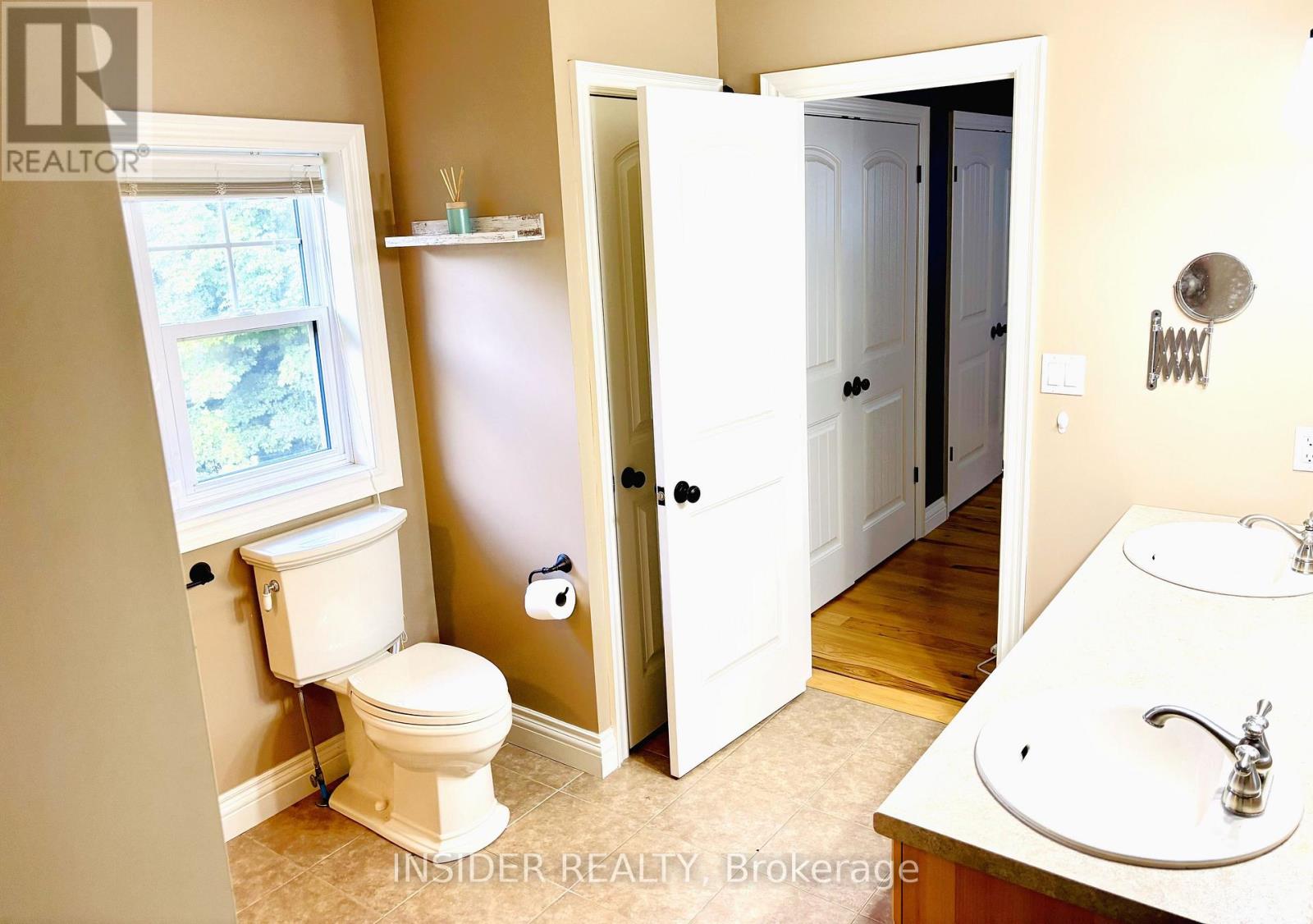 129 Blue Jay Crescent, Grey Highlands, Ontario  N0C 1H0 - Photo 11 - X12475820