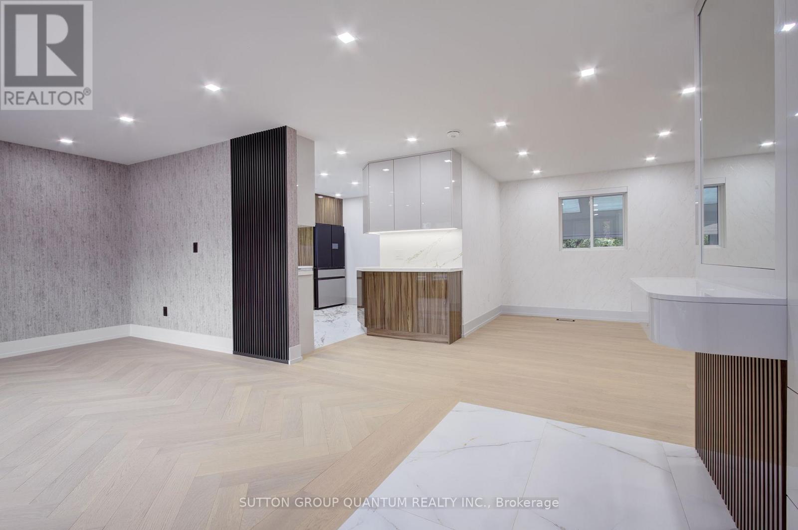 Upper Unit - 95 South Bend Road E, Hamilton, Ontario  L9A 2B3 - Photo 10 - X12475873