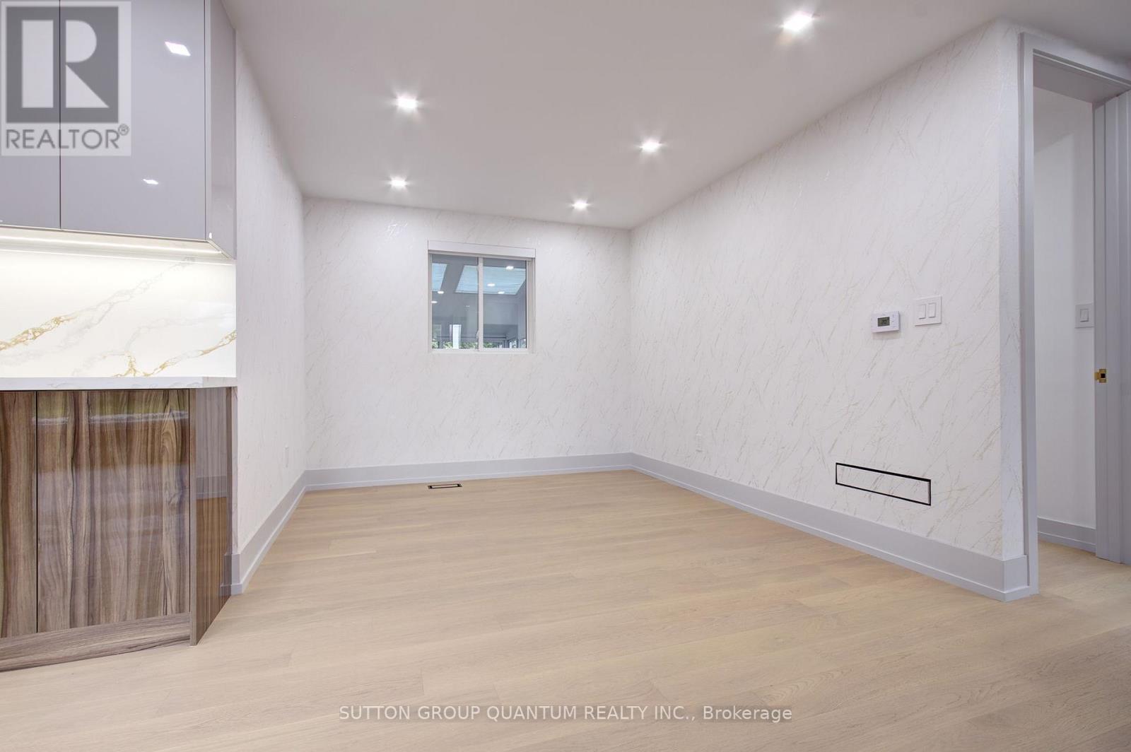 Upper Unit - 95 South Bend Road E, Hamilton, Ontario  L9A 2B3 - Photo 12 - X12475873