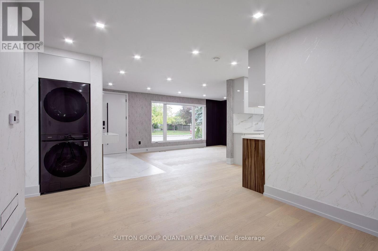 Upper Unit - 95 South Bend Road E, Hamilton, Ontario  L9A 2B3 - Photo 13 - X12475873
