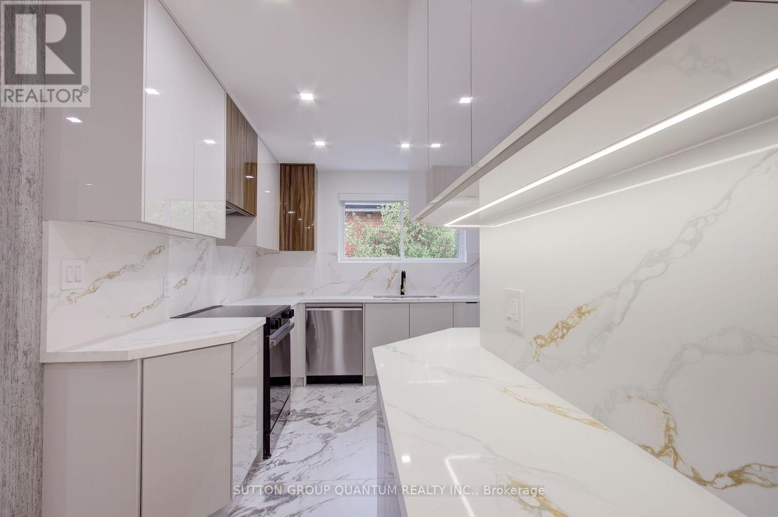 Upper Unit - 95 South Bend Road E, Hamilton, Ontario  L9A 2B3 - Photo 16 - X12475873