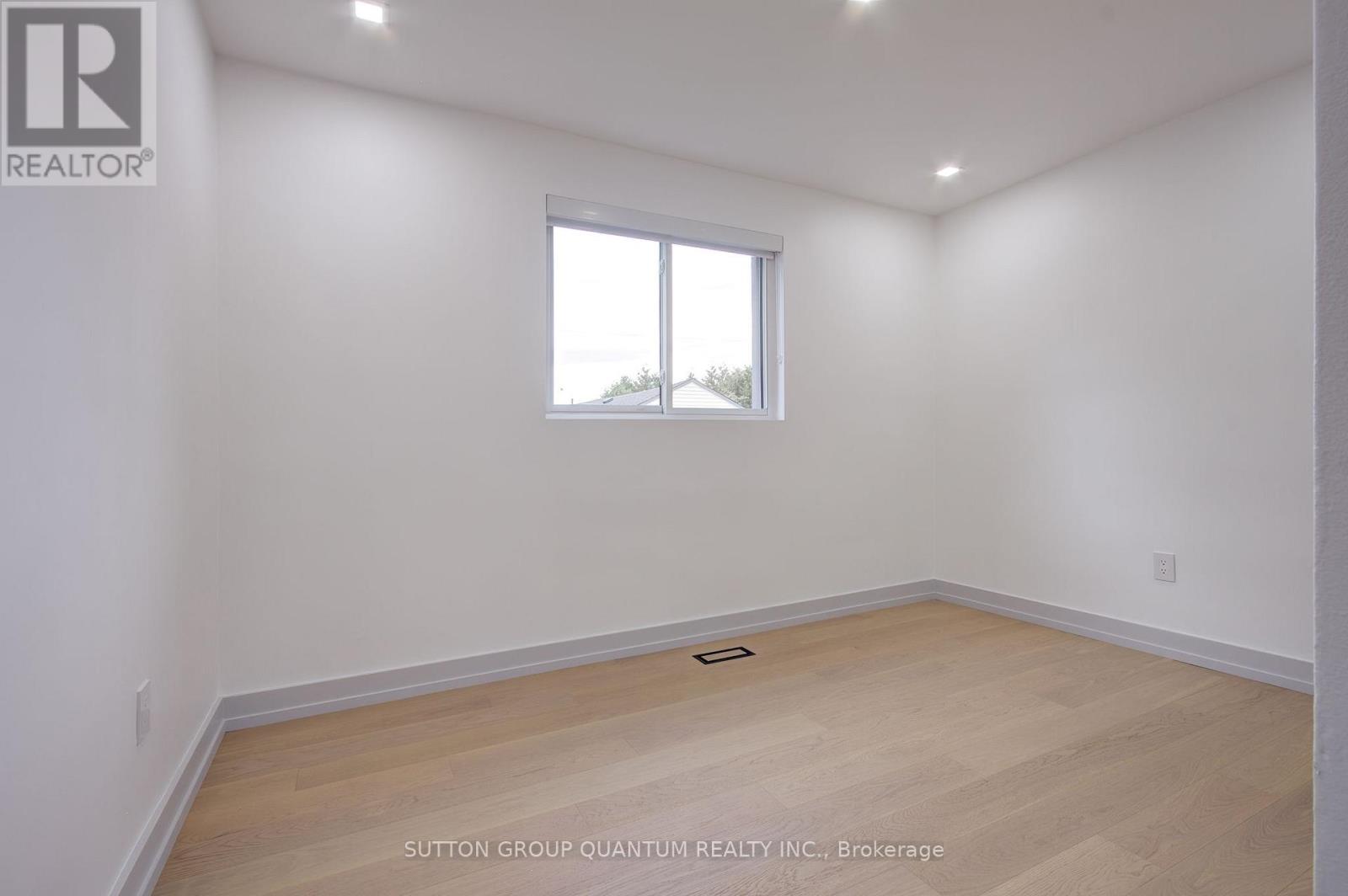 Upper Unit - 95 South Bend Road E, Hamilton, Ontario  L9A 2B3 - Photo 22 - X12475873