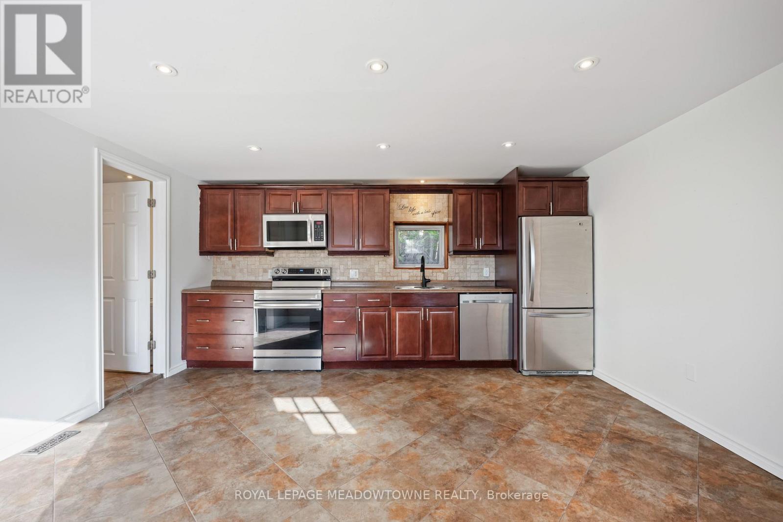 34 Crozier Street, East Luther Grand Valley, Ontario  L0N 1G0 - Photo 14 - X12475884