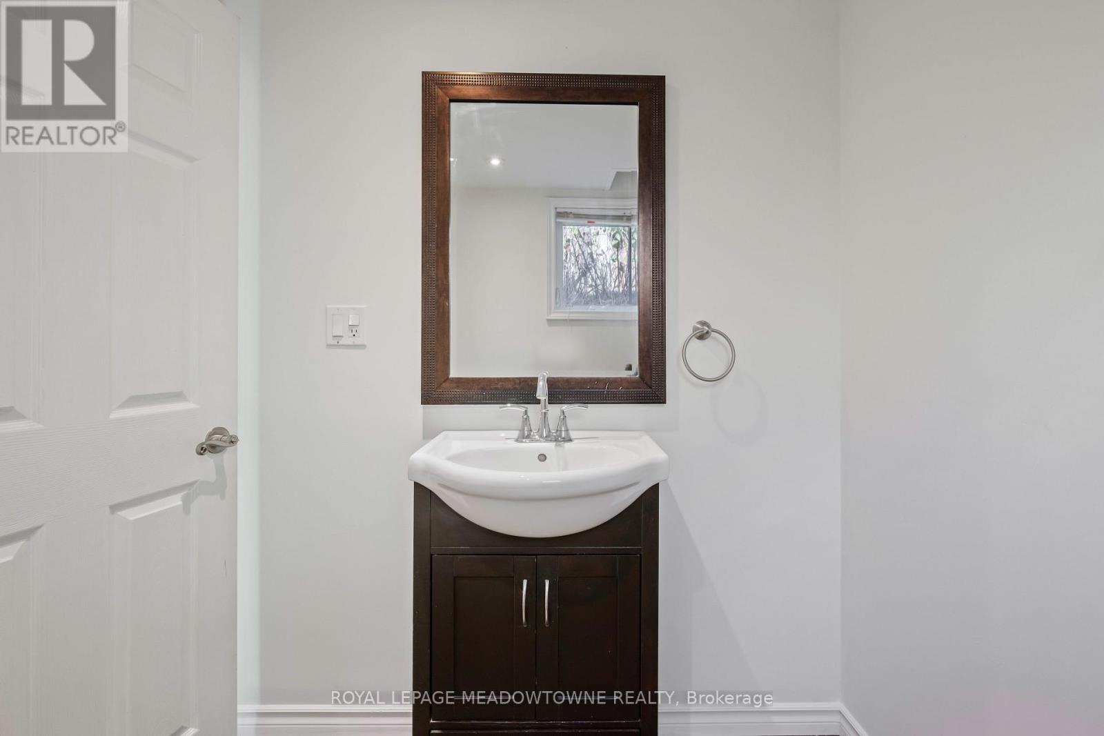 34 Crozier Street, East Luther Grand Valley, Ontario  L0N 1G0 - Photo 18 - X12475884