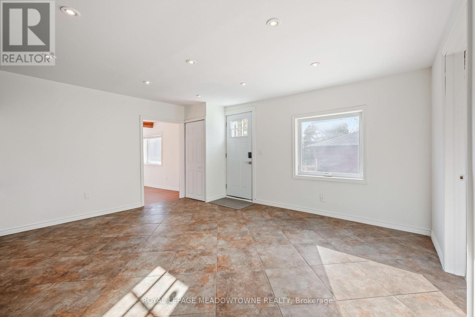 34 Crozier Street, East Luther Grand Valley, Ontario  L0N 1G0 - Photo 19 - X12475884
