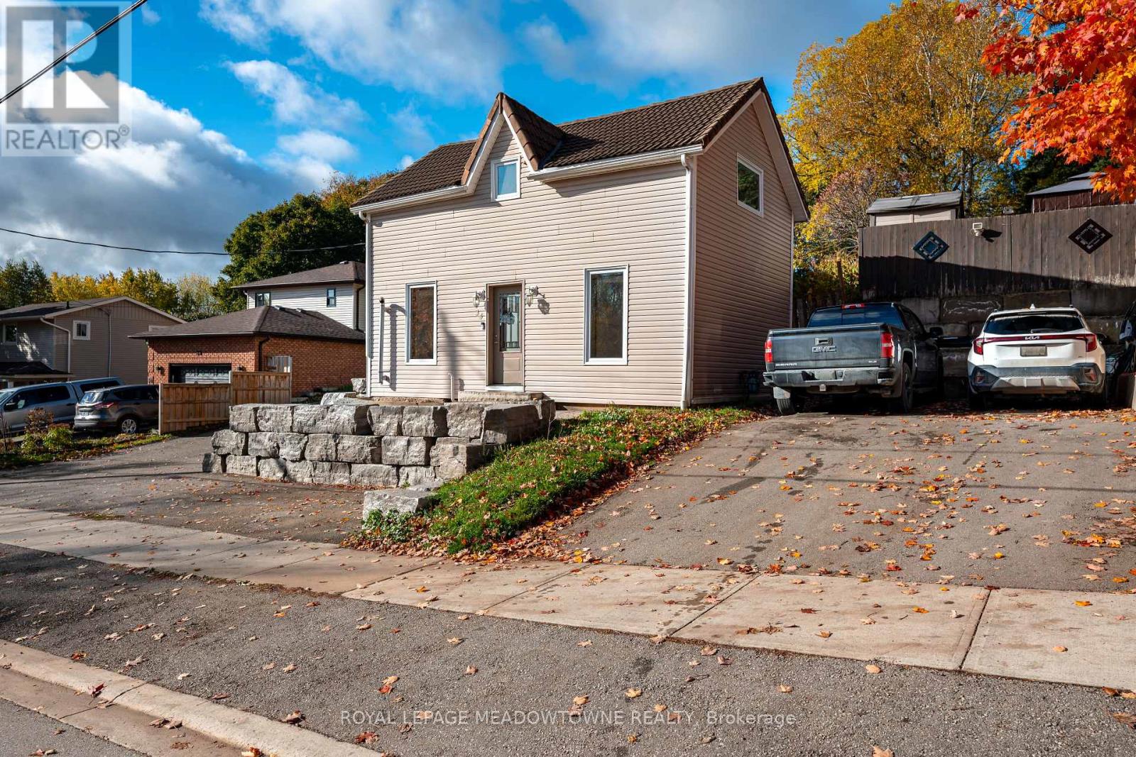 34 Crozier Street, East Luther Grand Valley, Ontario  L0N 1G0 - Photo 3 - X12475884