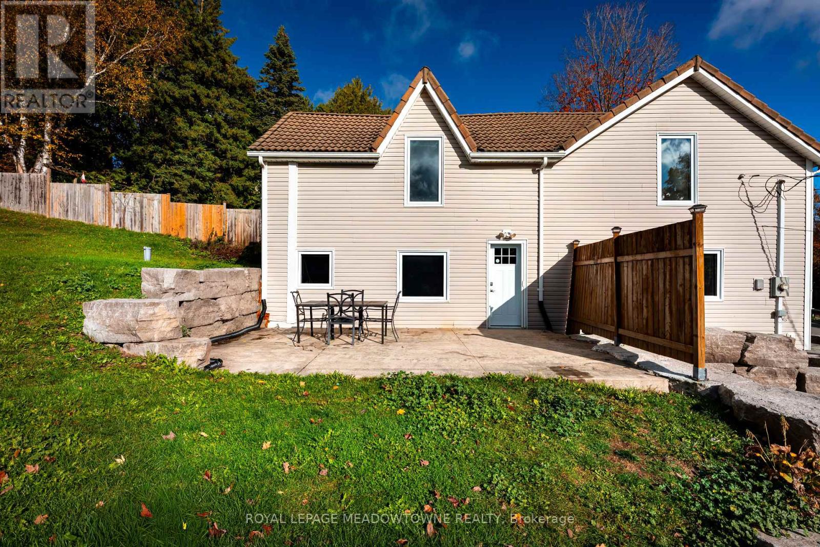 34 Crozier Street, East Luther Grand Valley, Ontario  L0N 1G0 - Photo 37 - X12475884