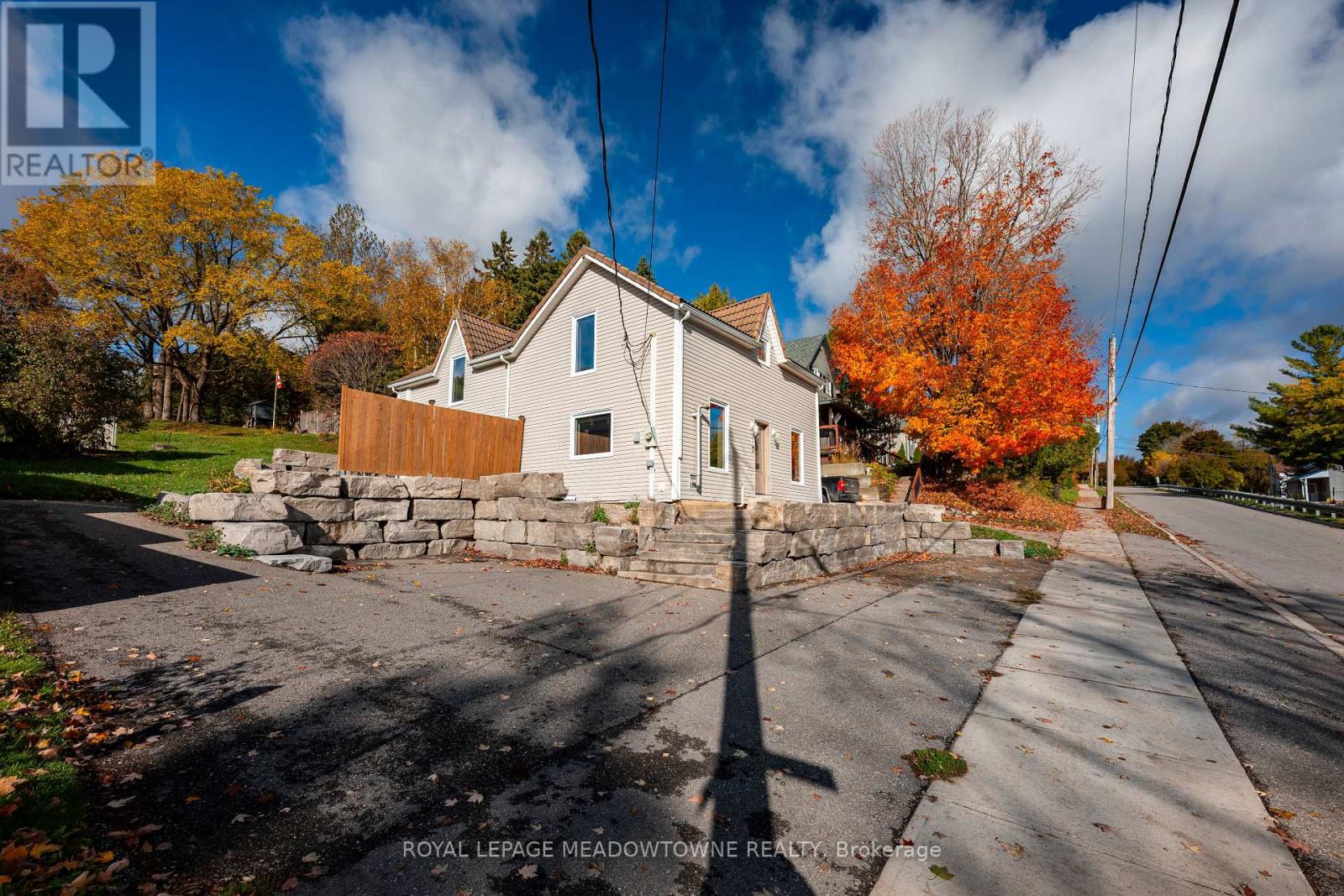 34 Crozier Street, East Luther Grand Valley, Ontario  L0N 1G0 - Photo 4 - X12475884