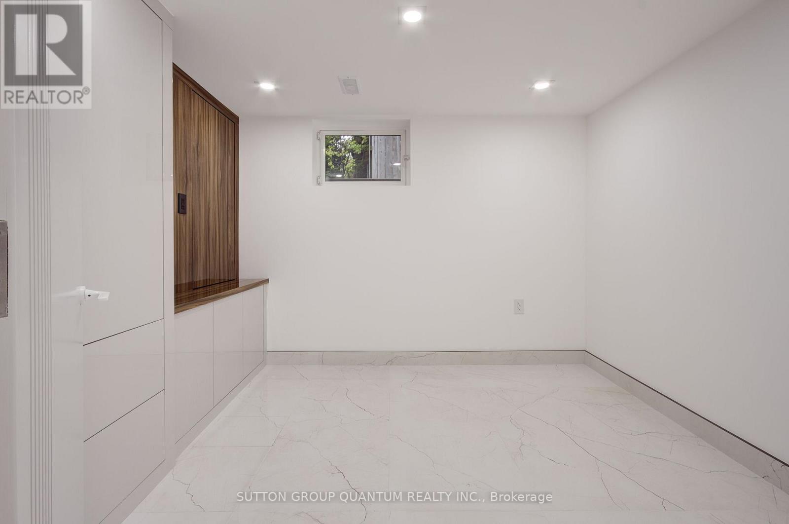 Lower Unit - 95 South Bend Road E, Hamilton, Ontario  L9A 2B3 - Photo 13 - X12475900