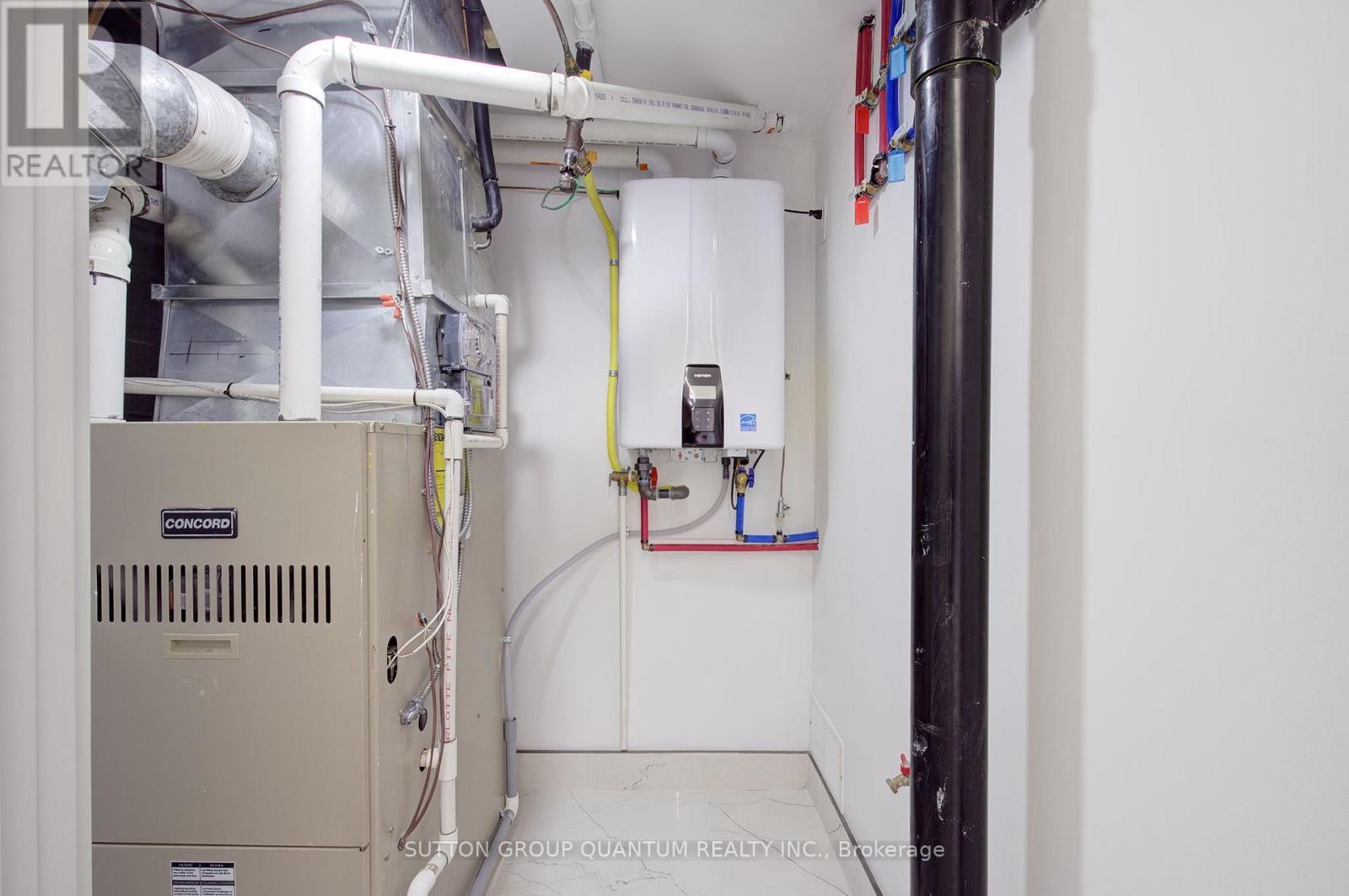 Lower Unit - 95 South Bend Road E, Hamilton, Ontario  L9A 2B3 - Photo 22 - X12475900