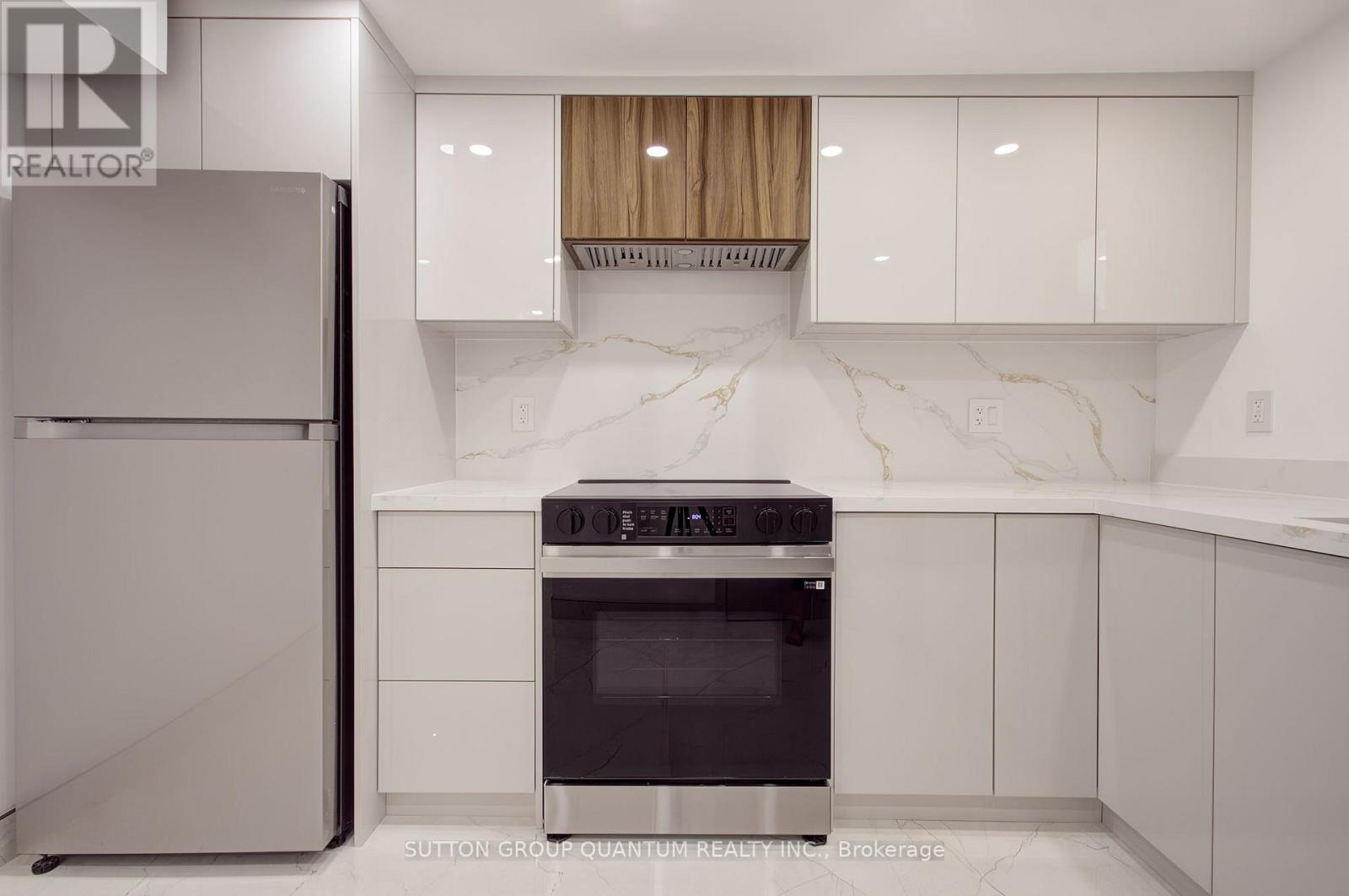 Lower Unit - 95 South Bend Road E, Hamilton, Ontario  L9A 2B3 - Photo 8 - X12475900