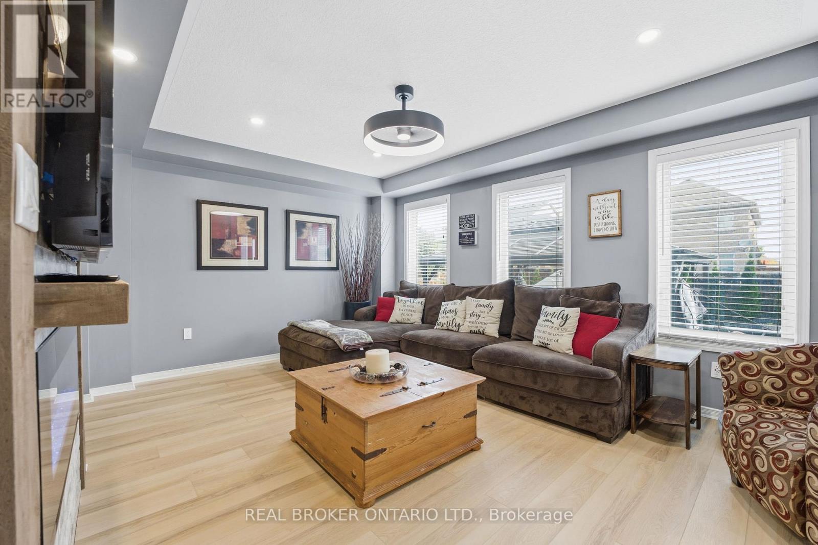 25 Merritt Lane, Brantford, Ontario  N3T 0E9 - Photo 11 - X12475908