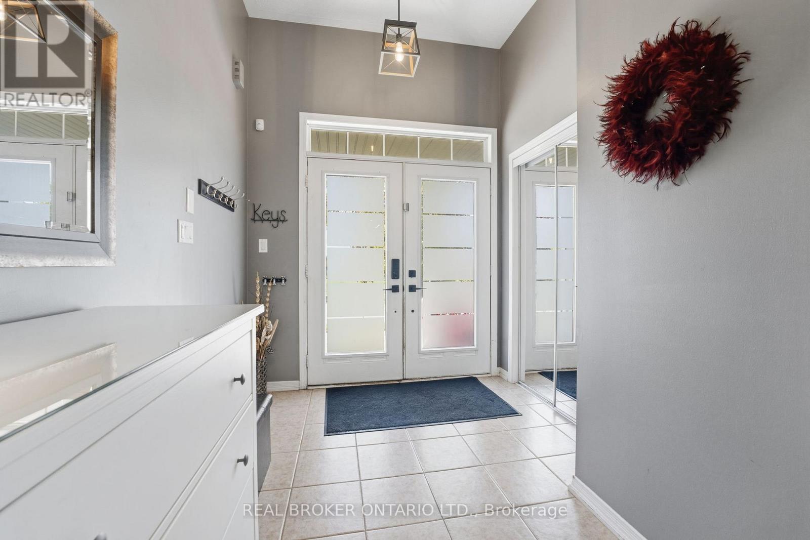 25 Merritt Lane, Brantford, Ontario  N3T 0E9 - Photo 3 - X12475908