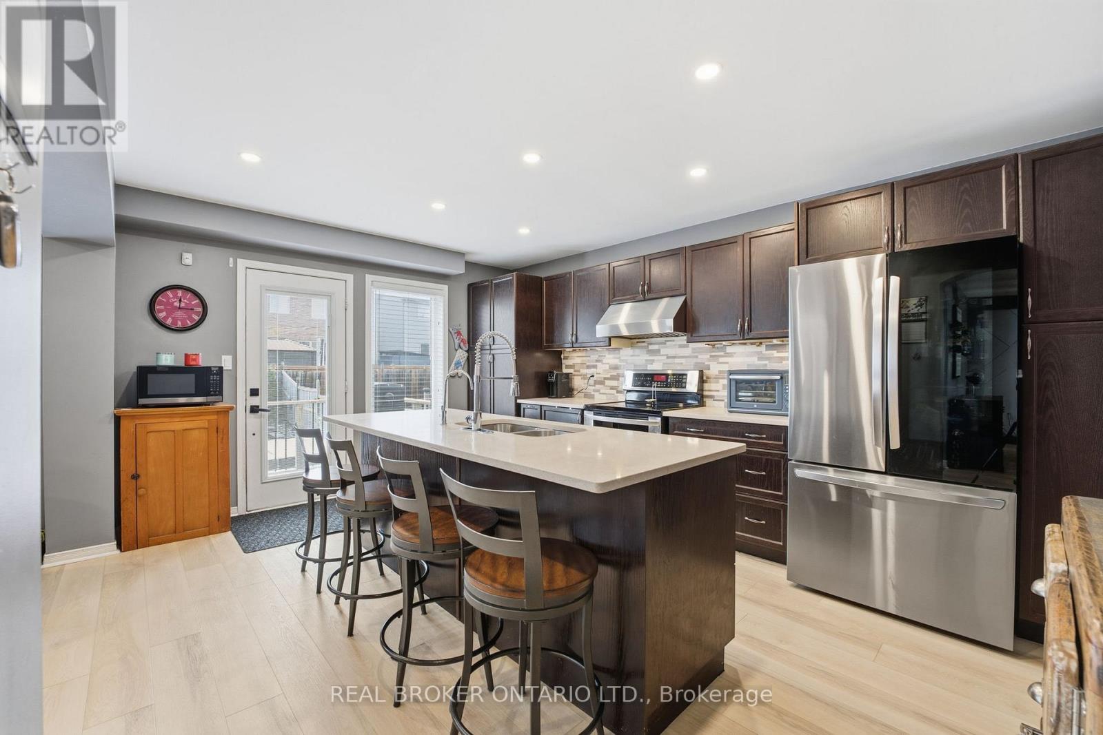 25 Merritt Lane, Brantford, Ontario  N3T 0E9 - Photo 6 - X12475908