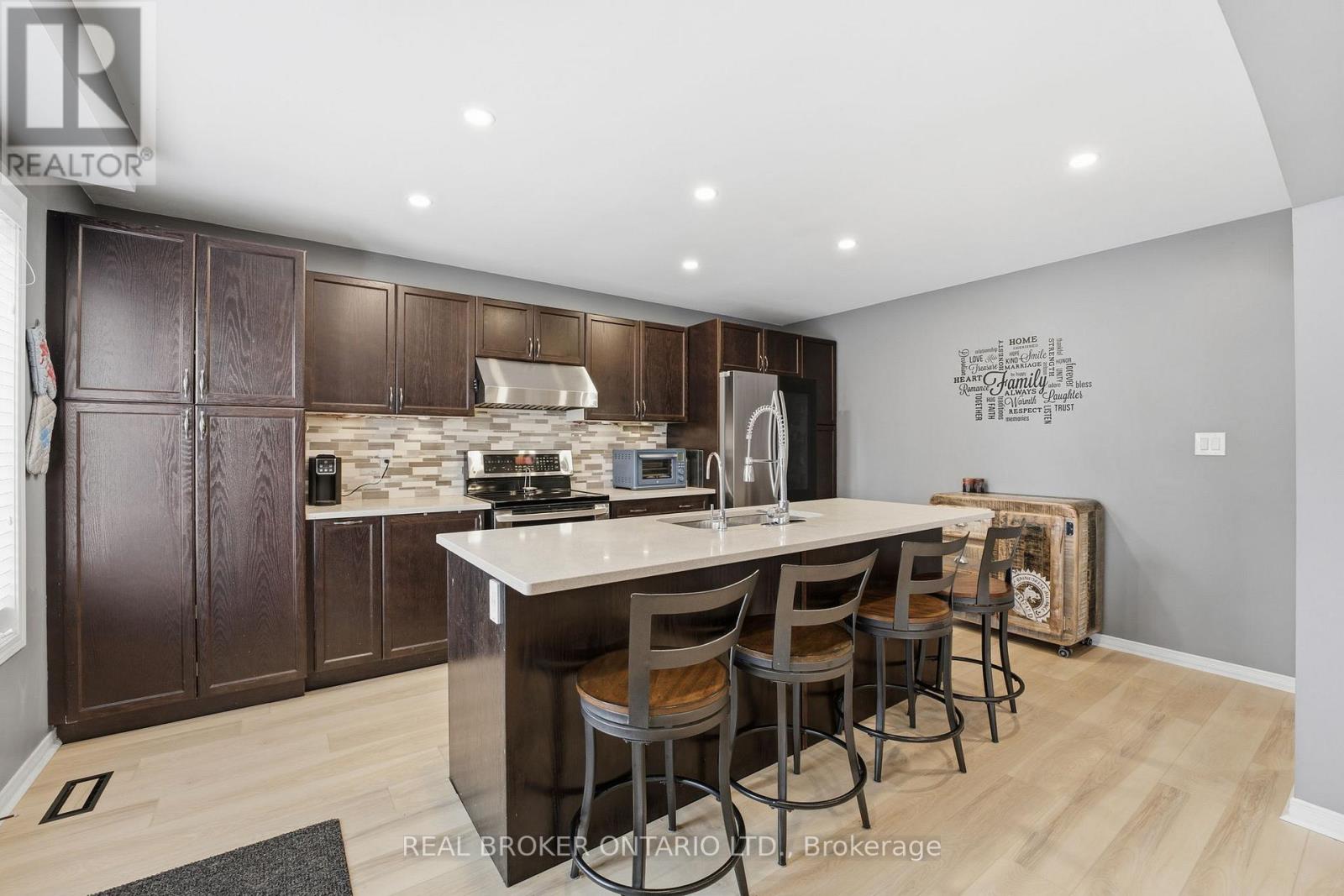 25 Merritt Lane, Brantford, Ontario  N3T 0E9 - Photo 9 - X12475908