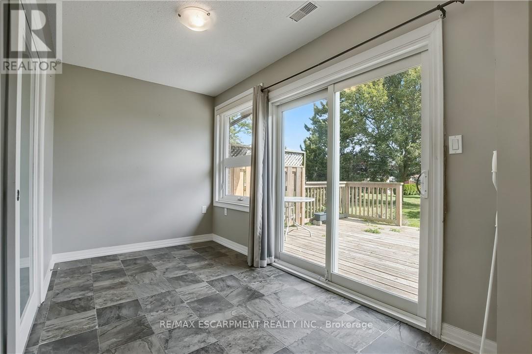 5 Archdeacon Clark Trail, Hamilton (Kennedy), Ontario  L9B 2M2 - Photo 26 - X12475934