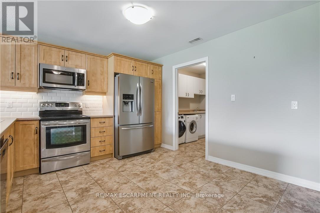 5 Archdeacon Clark Trail, Hamilton (Kennedy), Ontario  L9B 2M2 - Photo 7 - X12475934