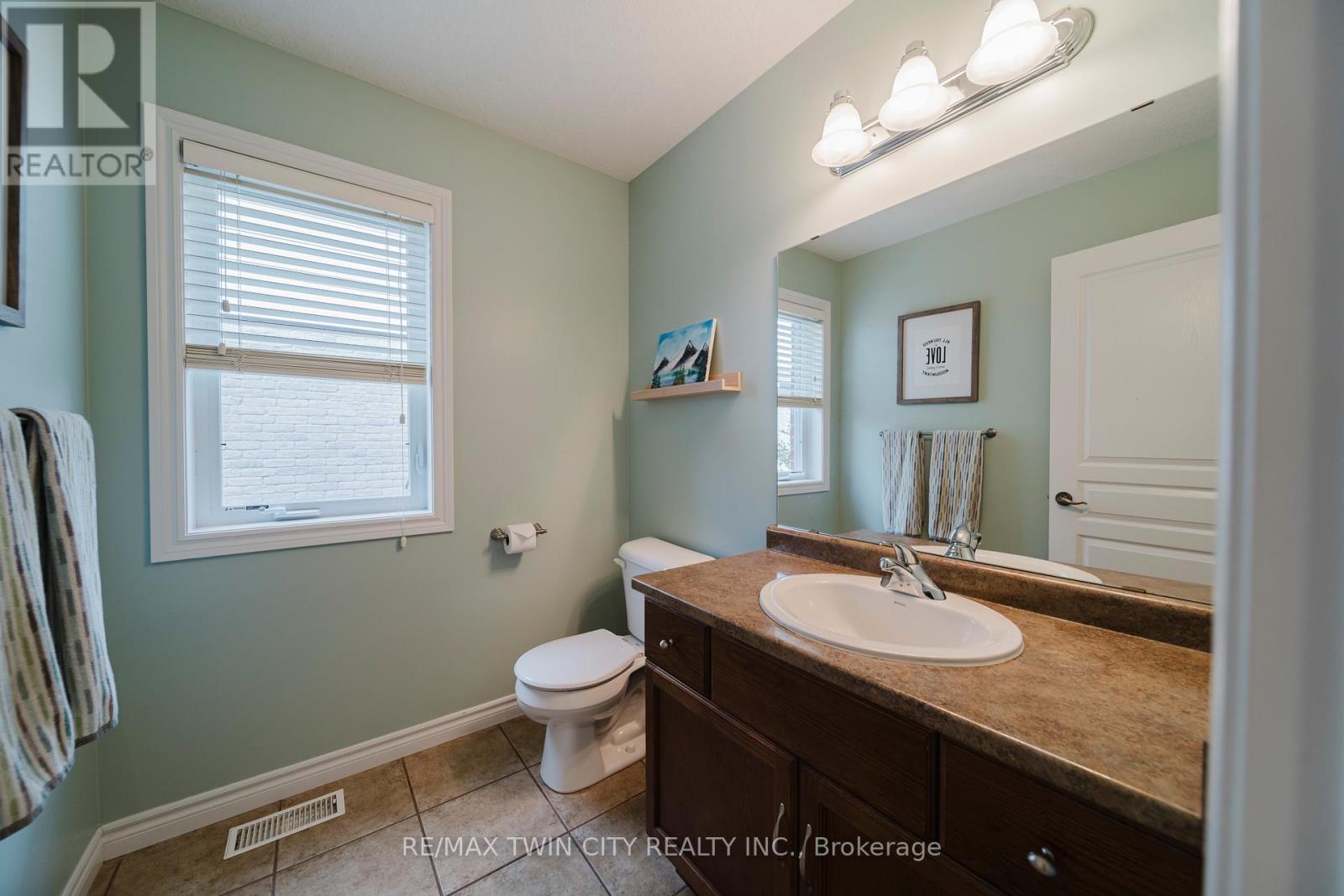 13 Erhardt Wagner Place, Wilmot, Ontario  N3A 4S2 - Photo 11 - X12475936
