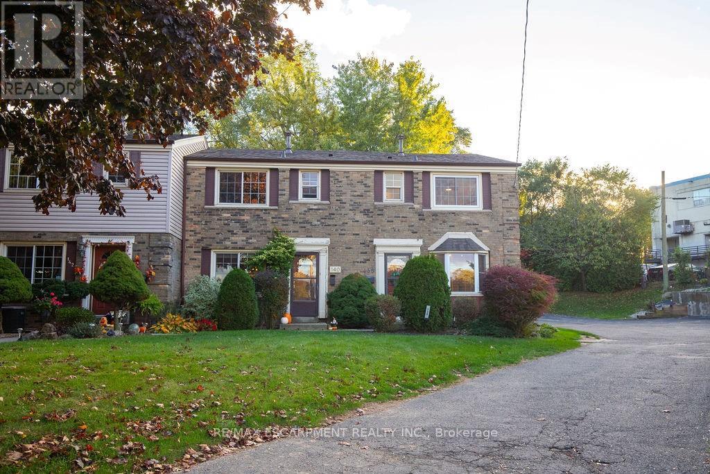 138 VICTOR BOULEVARD, Hamilton, Ontario