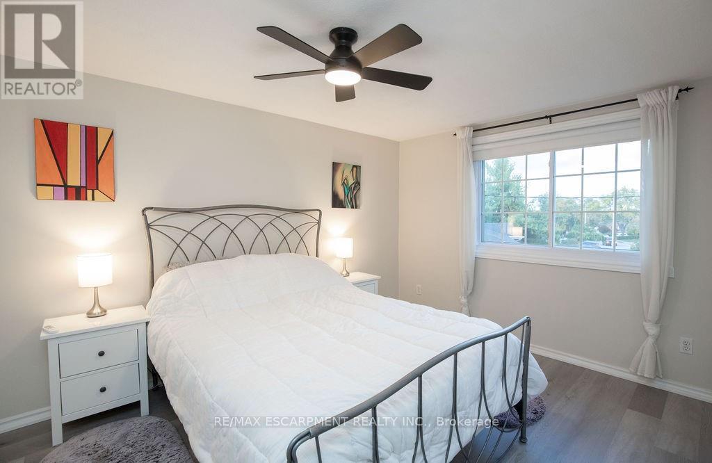 138 Victor Boulevard, Hamilton, Ontario  L9A 2V4 - Photo 10 - X12475949