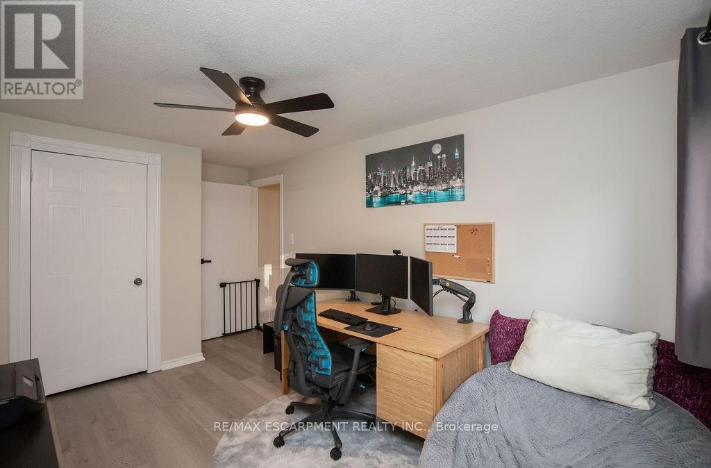 138 Victor Boulevard, Hamilton, Ontario  L9A 2V4 - Photo 15 - X12475949