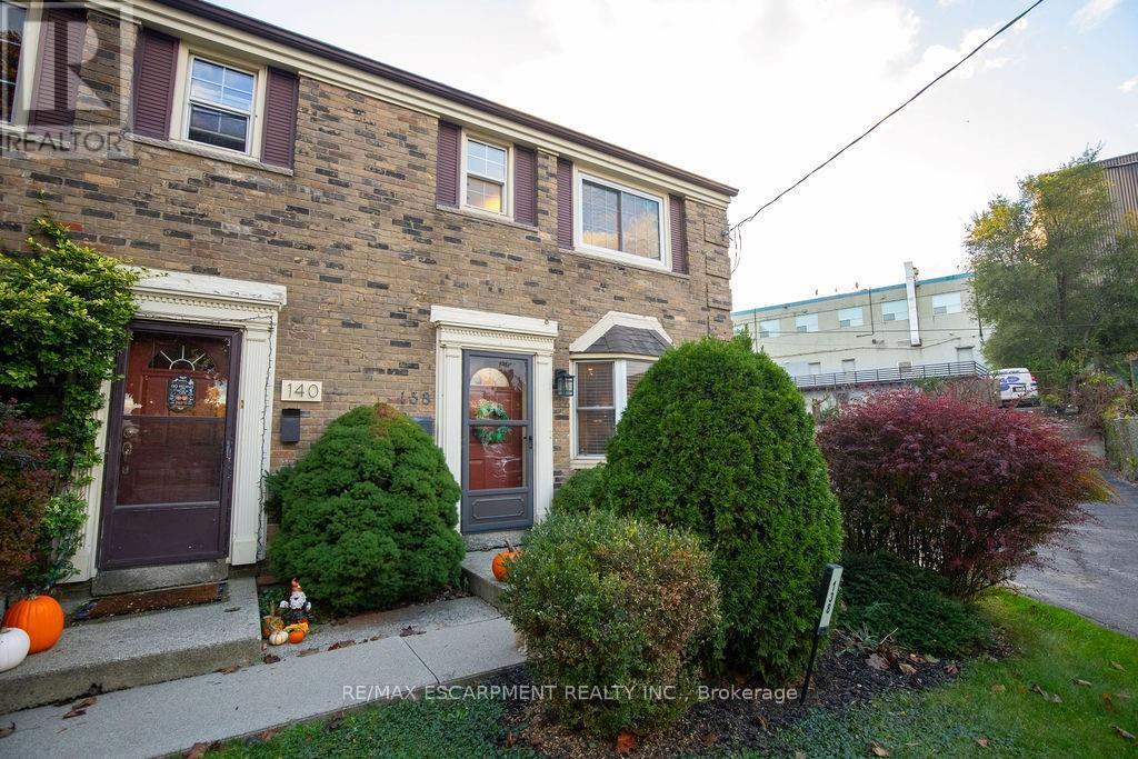 138 Victor Boulevard, Hamilton, Ontario  L9A 2V4 - Photo 2 - X12475949
