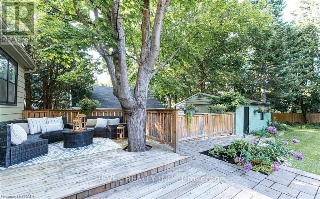 31 Academy Street, Hamilton (Ancaster), Ontario  L9G 2X8 - Photo 4 - X12475983