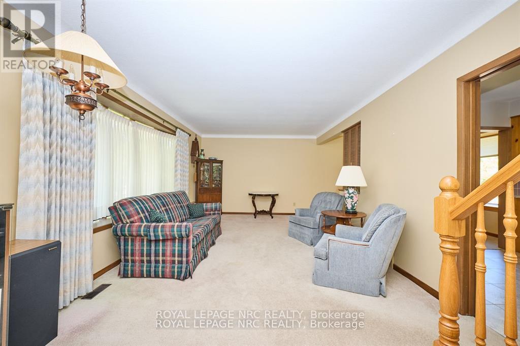 8 La Salle Drive, St. Catharines, Ontario  L2M 2E4 - Photo 13 - X12476156
