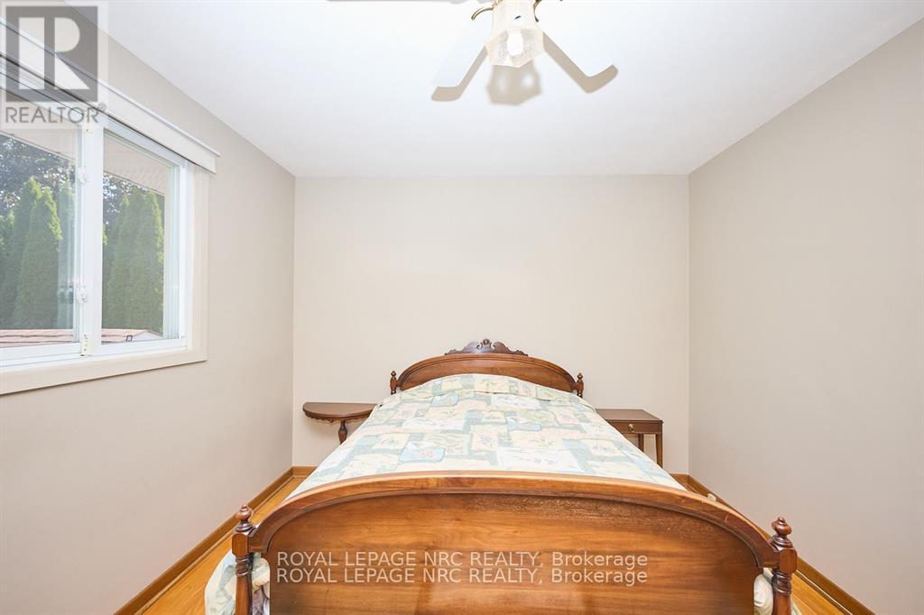 8 La Salle Drive, St. Catharines, Ontario  L2M 2E4 - Photo 25 - X12476156