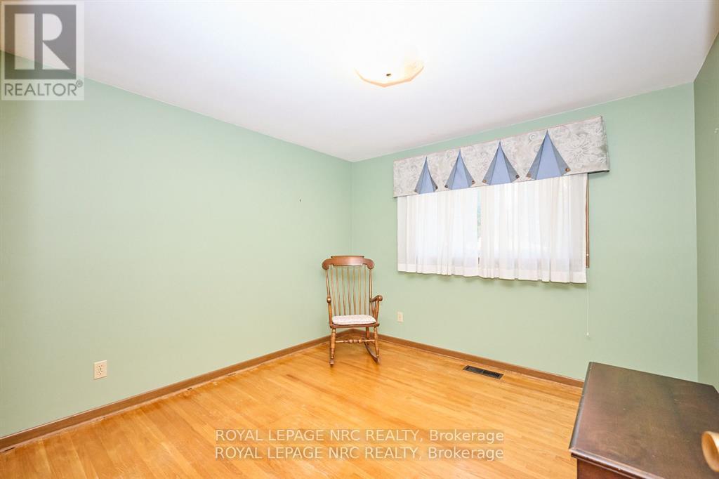 8 La Salle Drive, St. Catharines, Ontario  L2M 2E4 - Photo 27 - X12476156